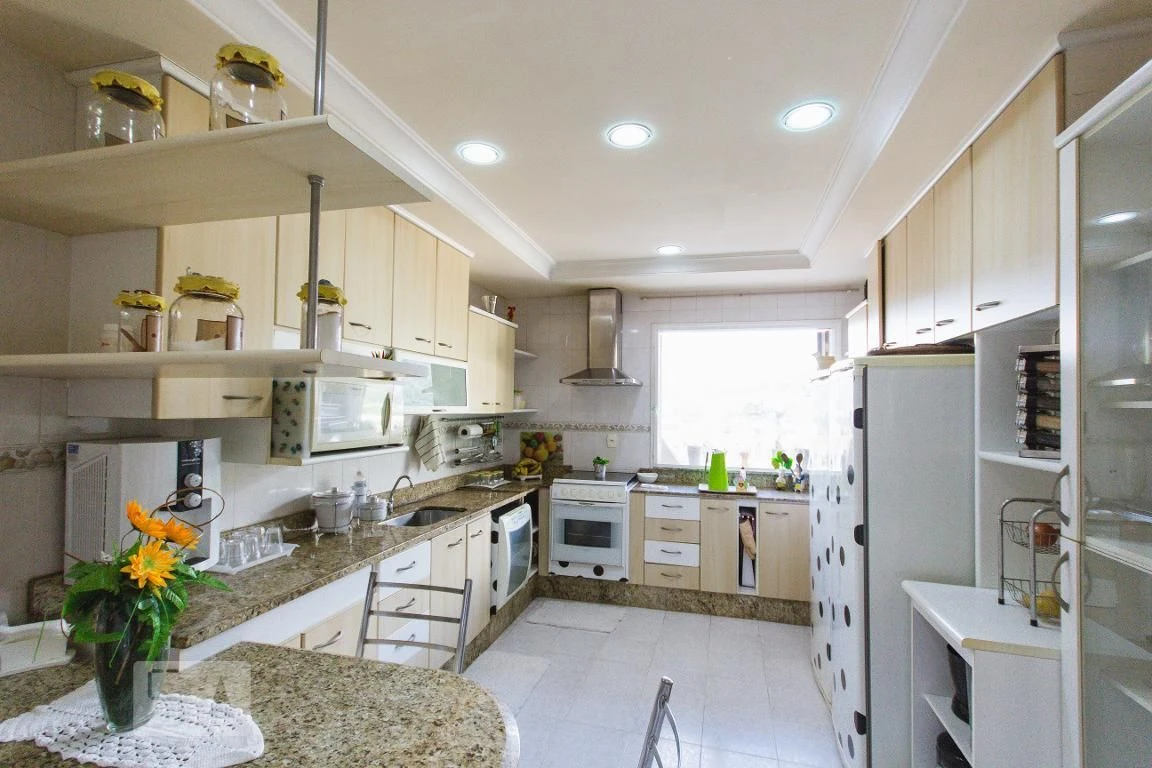 Furnished house with 4 bedrooms and 2 en-suites — photo 2