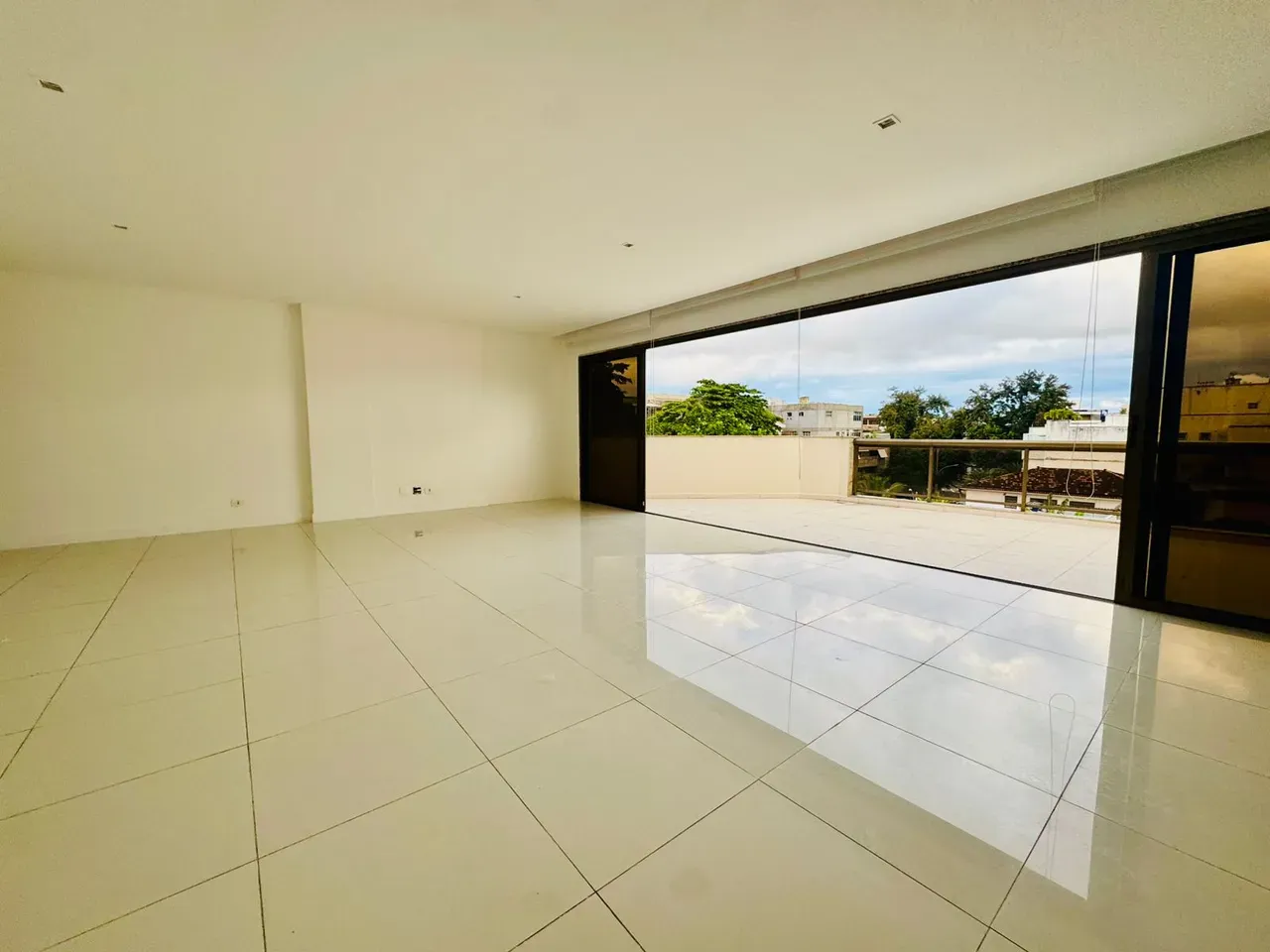 Penthouse with 4 bedrooms and 5 bathrooms plus 4 parking — photo 23