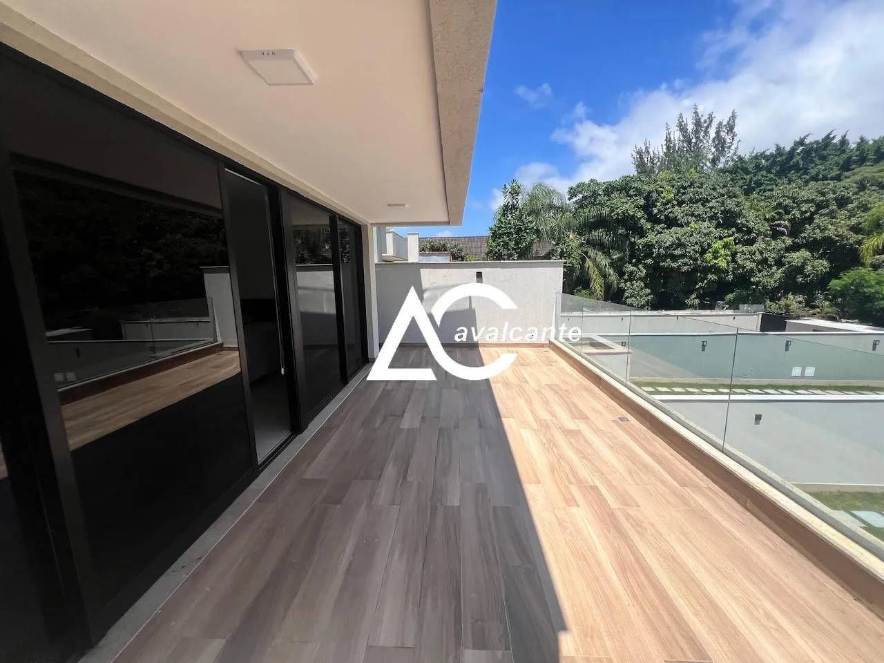Unfurnished house with 5 bedrooms and 5 bathrooms — photo 26