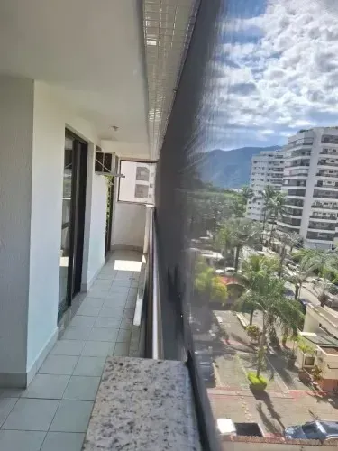 Apartamento com 2 quartos, 2 banheiros e varanda com vidro — photo 14