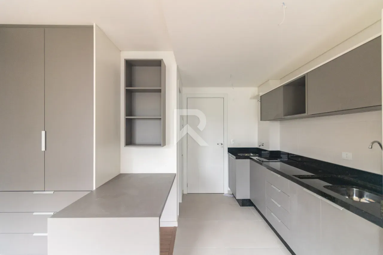 28 m² studio with private garden and 1 parking space — photo 4