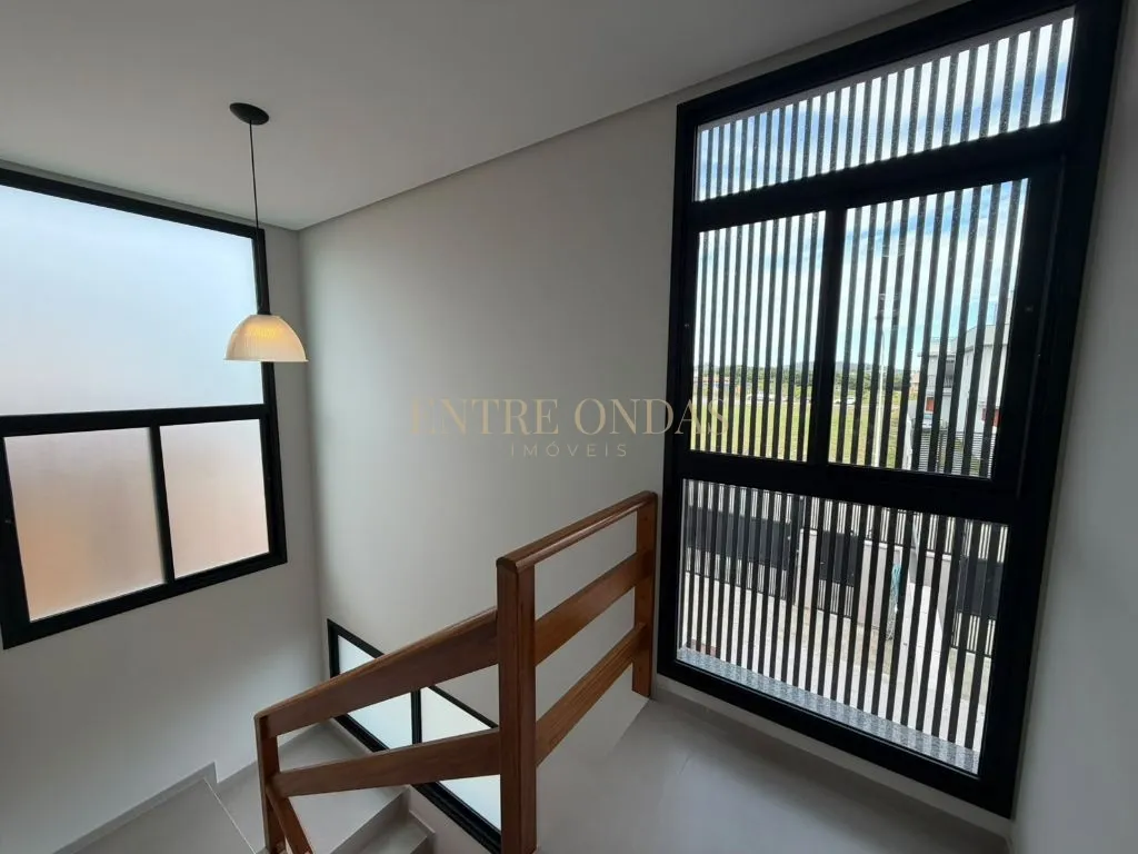 3-bedroom house, 1 with its own bathroom, 202 m² — photo 35