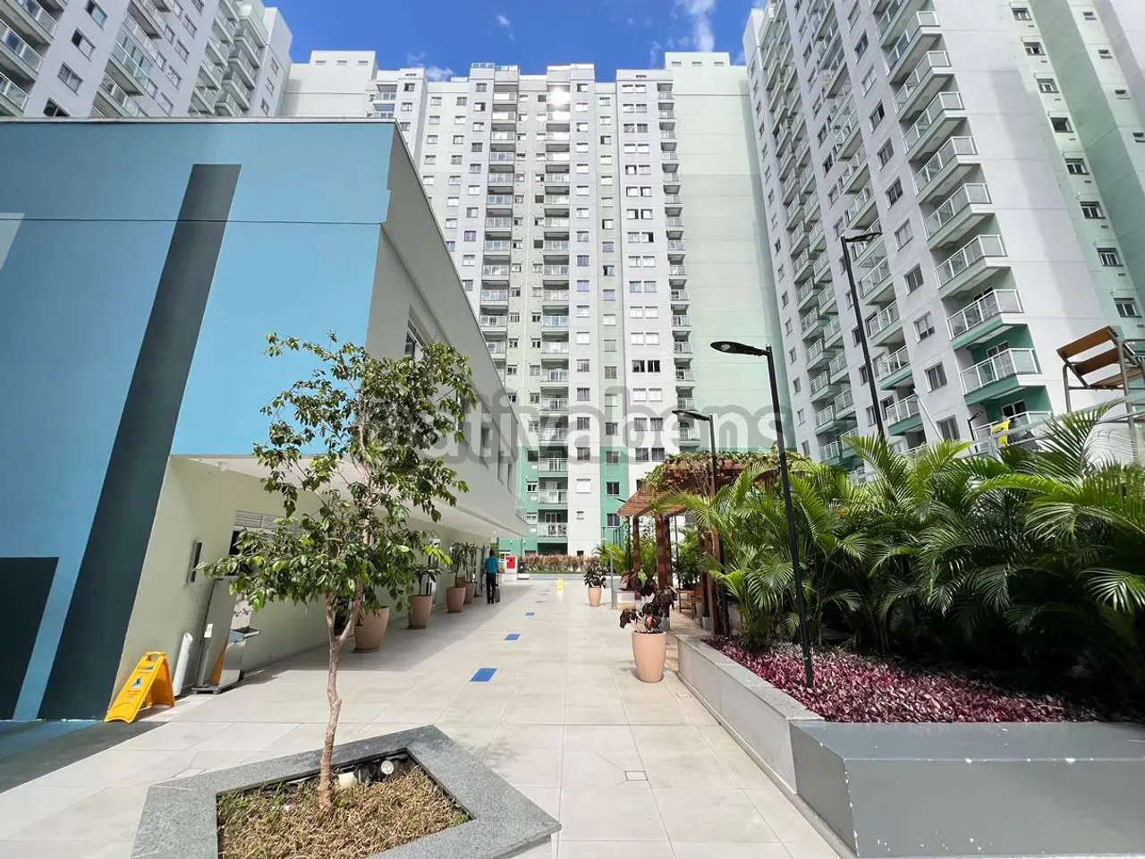 Furnished 1-bedroom apartment with 37 m² on the 19th floor — photo 8