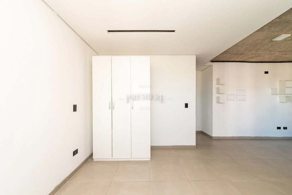 Studio in a building with a coworking space — photo 6