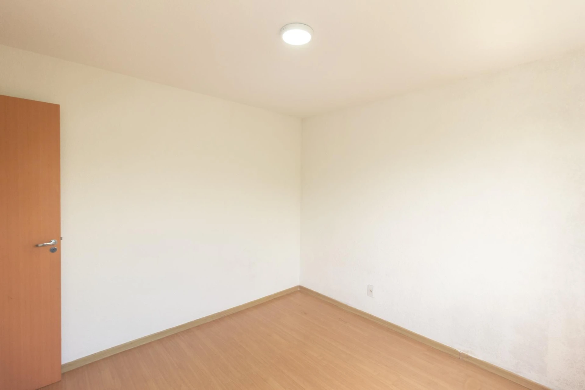 2-bedroom rental apartment with a separate kitchen — photo 15