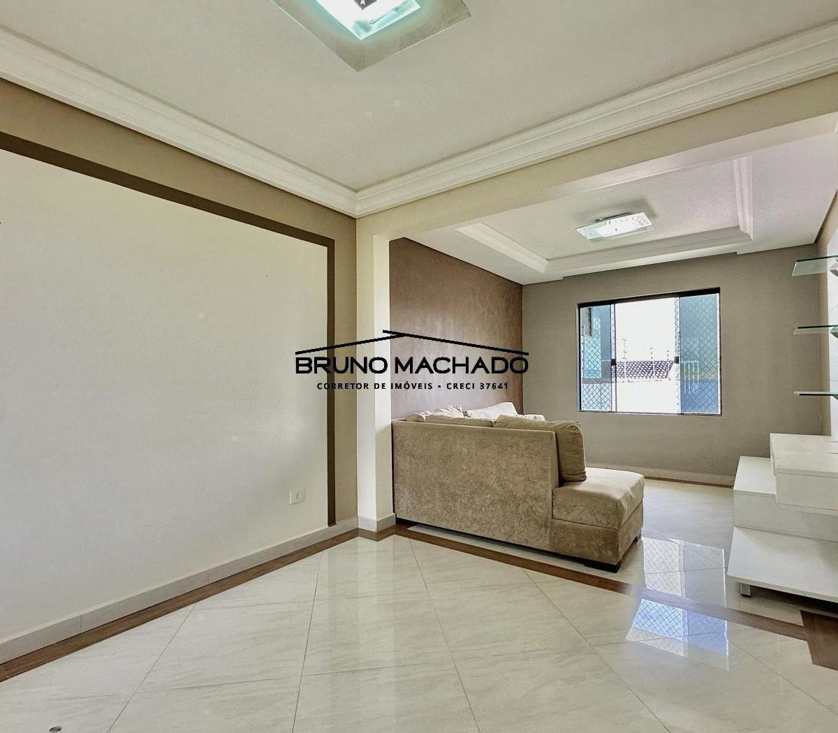 3-bedroom house with a walk-in closet in Curitiba — photo 15