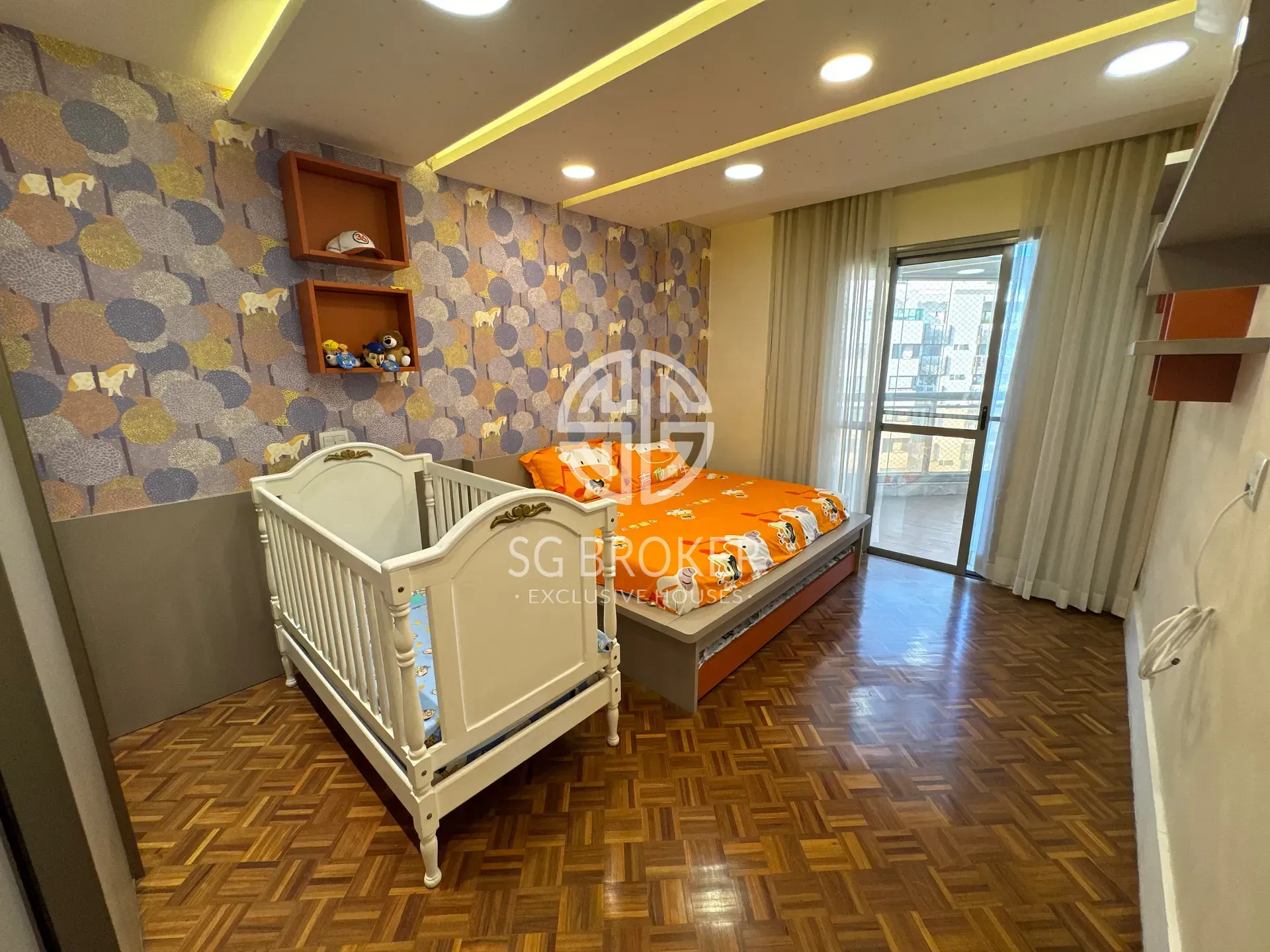 Furnished apartment with open-plan kitchen and 4 bedrooms — photo 39