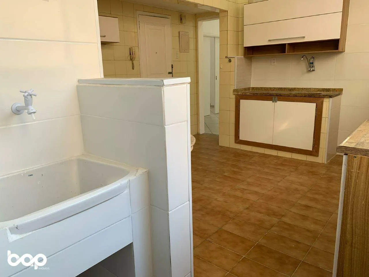3-bedroom apartment with separate kitchen and stove — photo 6