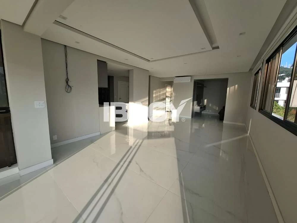 Unfurnished apartment with 3 en-suite bedrooms — photo 2