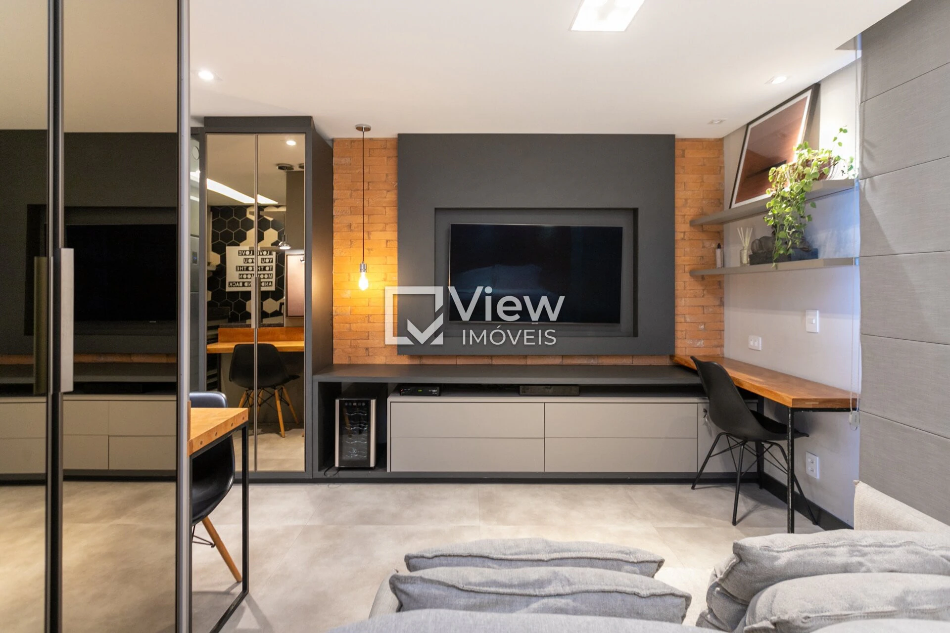 Furnished studio, 35 m², with floor-to-ceiling windows — photo 9