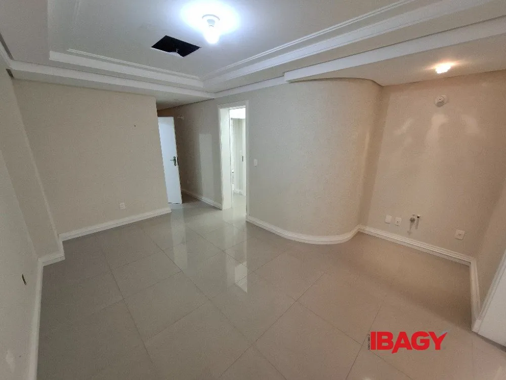 Apartamento sem mobília com 2 quartos e 107 m² — photo 3