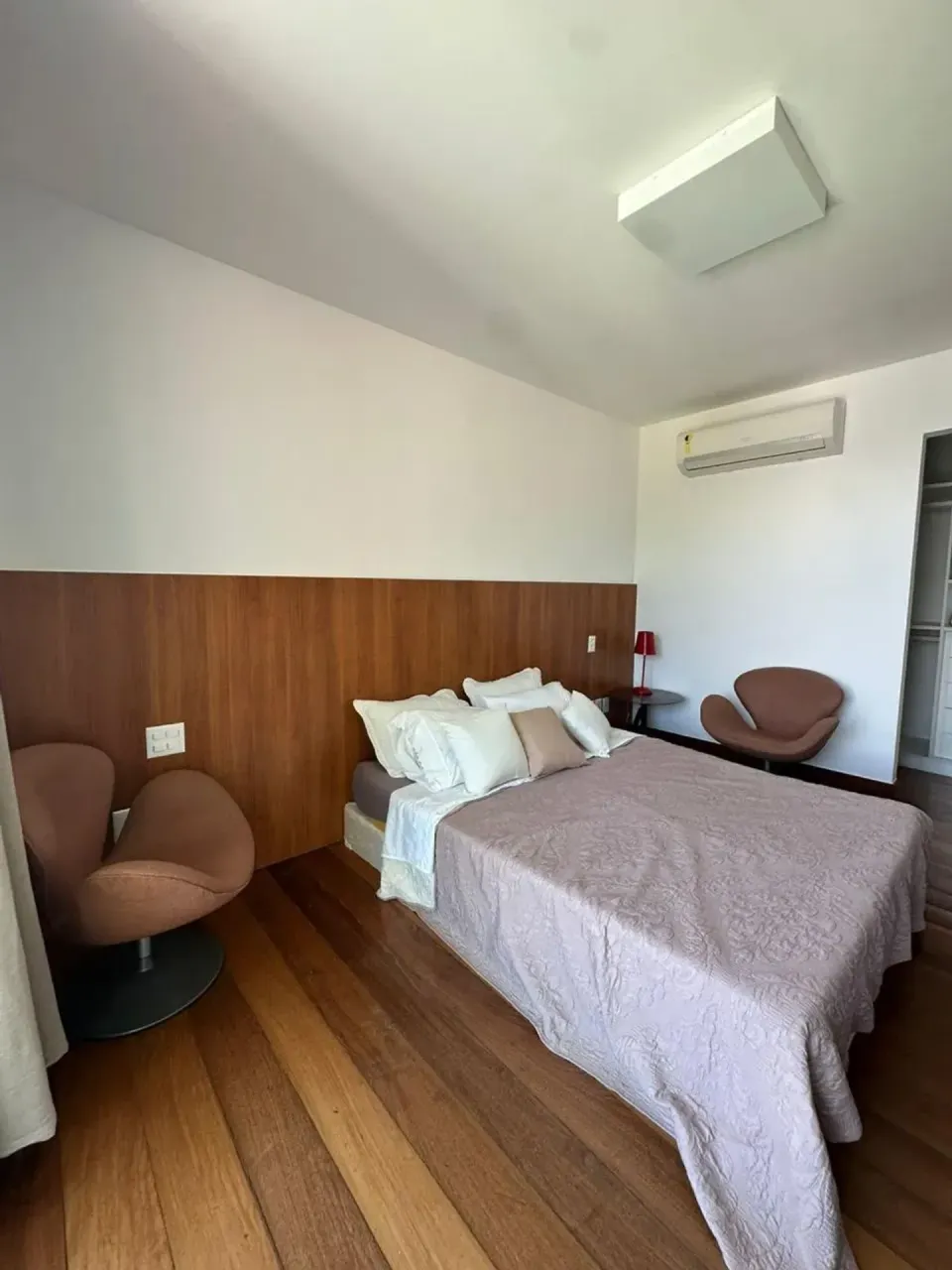 Furnished house with 4 bedrooms, balcony and 5 bathrooms — photo 14