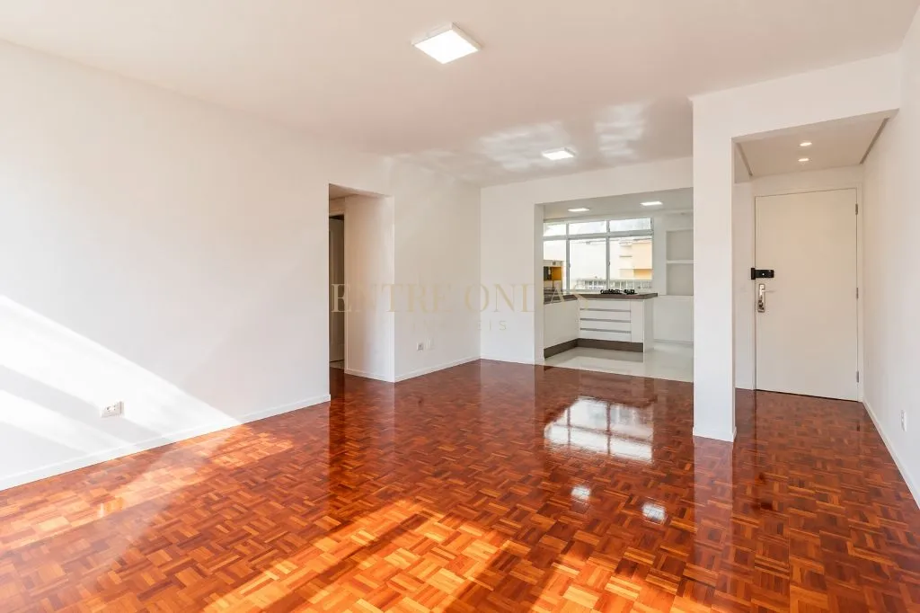 Washing machine in a 3-bedroom apartment, 140 m² — photo 9