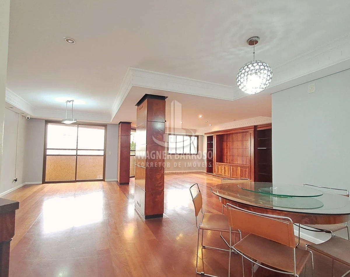 217 m² apartment with 2 en-suites and gas kitchen