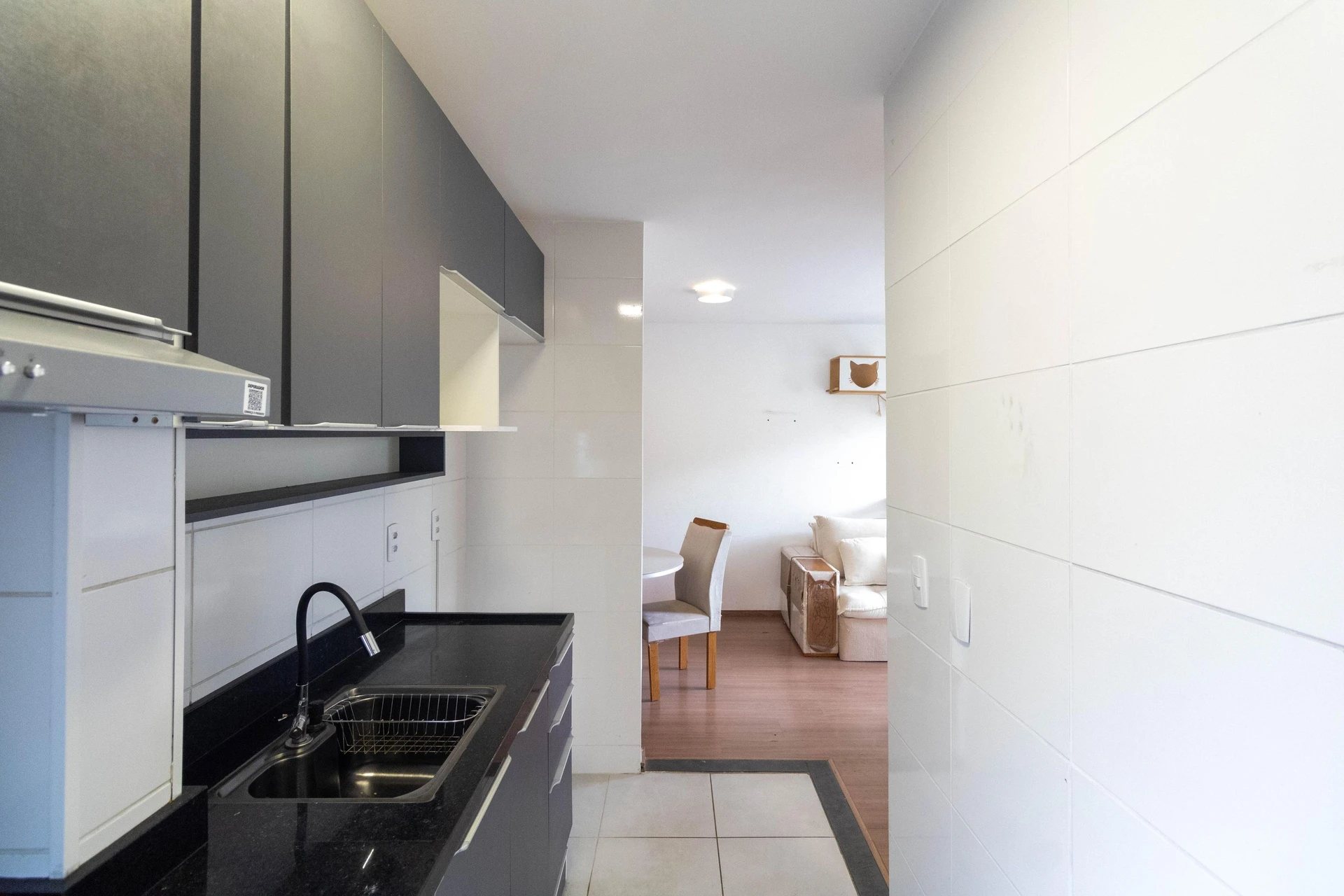 2-bedroom apartment in a building with a gym — photo 52