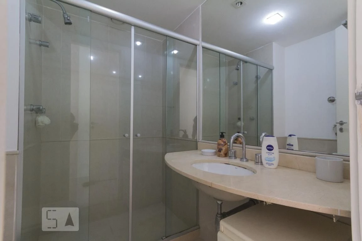 Furnished apartment with 2 en-suites and a balcony — photo 44