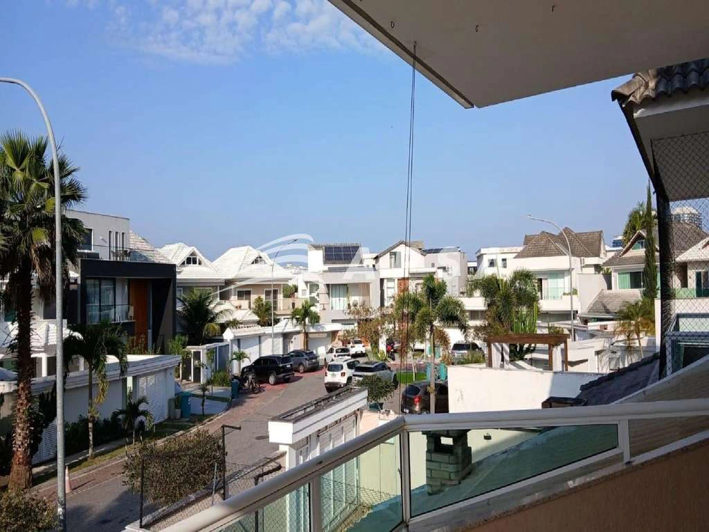300 m² house with 4 en-suite bedrooms and private BBQ — photo 22