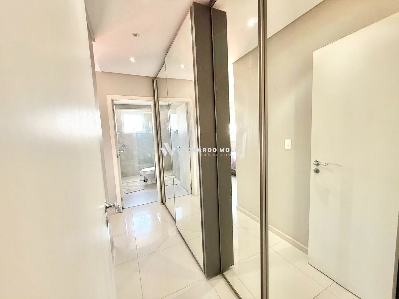 Квартира 143 м² з балконом із грилем та заскленим балконом — photo 17