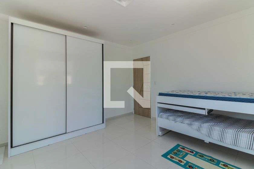 Condominium house with 5 bedrooms and 4 bathrooms — photo 30