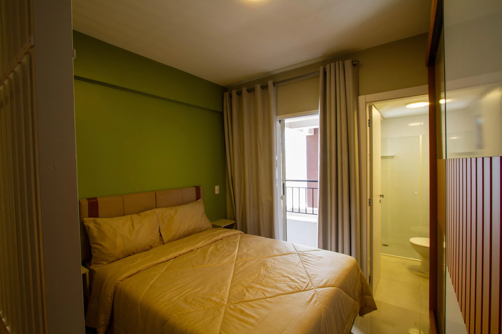 Furnished studio in a building with a gym — photo 6