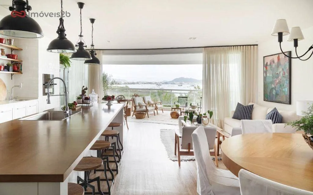 254 m² furnished apartment with 4 en-suites and 3 parking