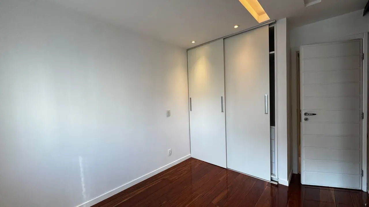 3-bedroom apartment in a building with a sauna — photo 20