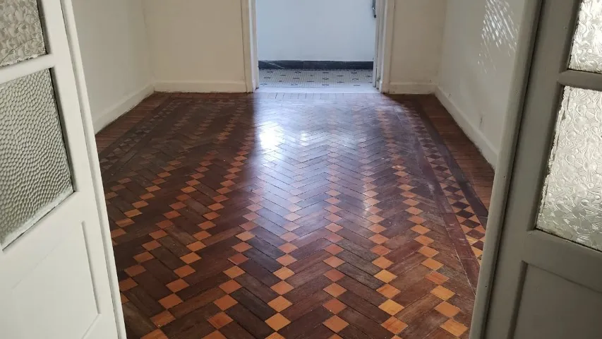 2-bedroom apartment with a separate kitchen and balcony