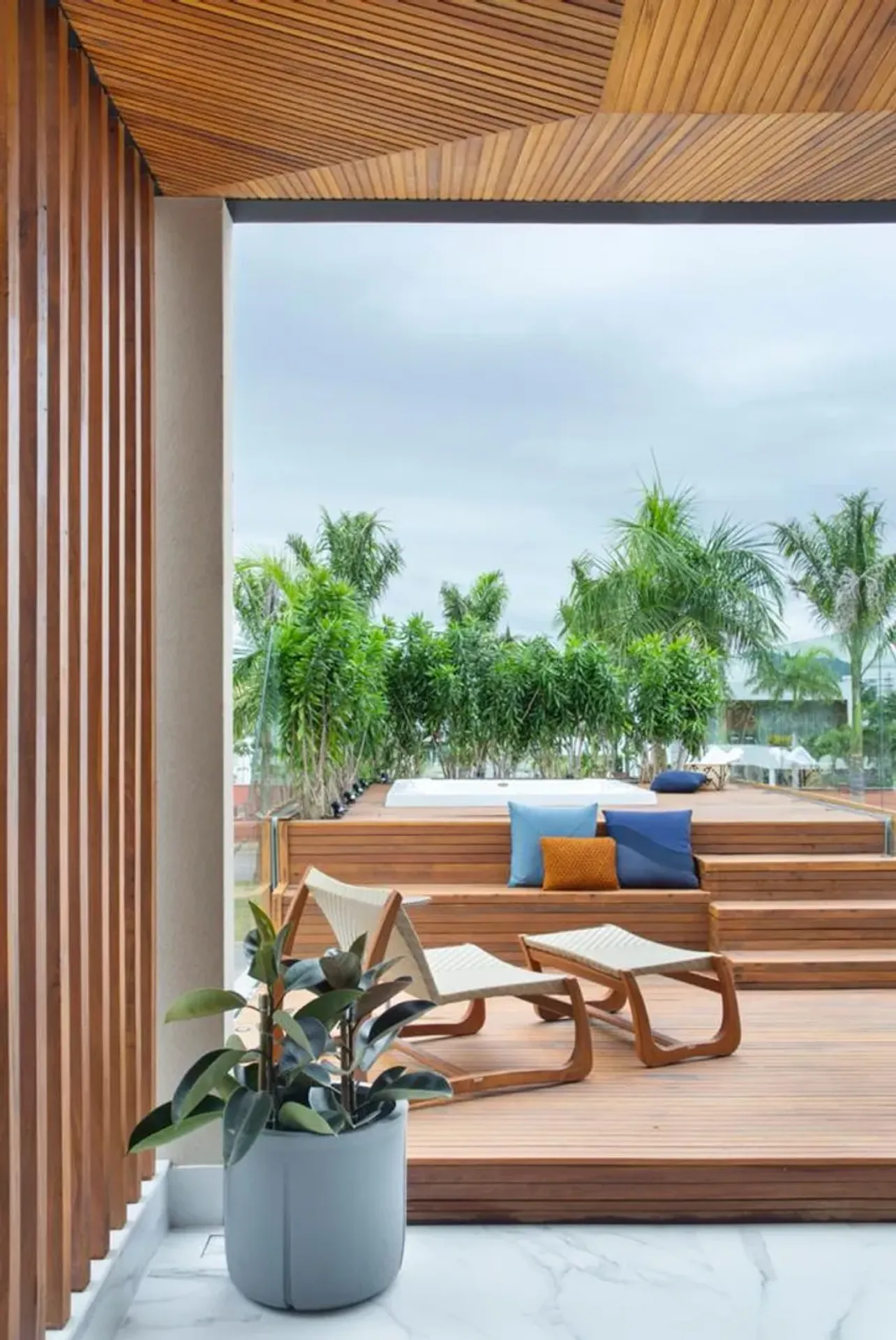 Furnished house with 4 bedrooms and 5 bathrooms — photo 26