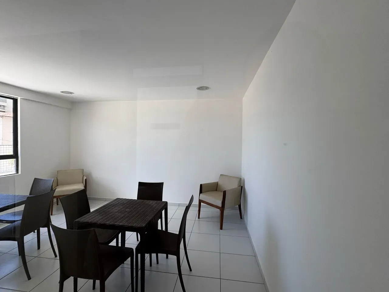 Unfurnished 100 m² apartment with 4 bedrooms and 2 en-suites — photo 32