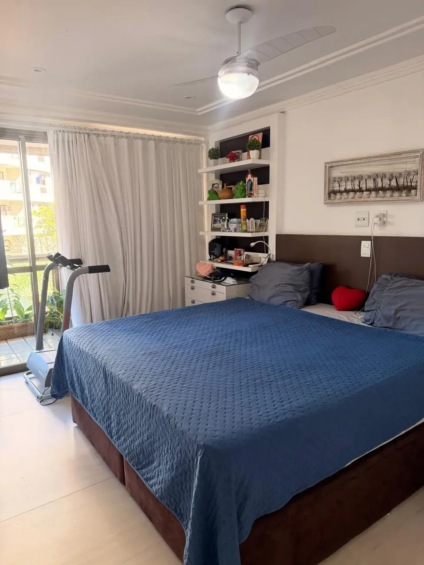 3-bedroom, 4-bath apartment with a closed kitchen — photo 18