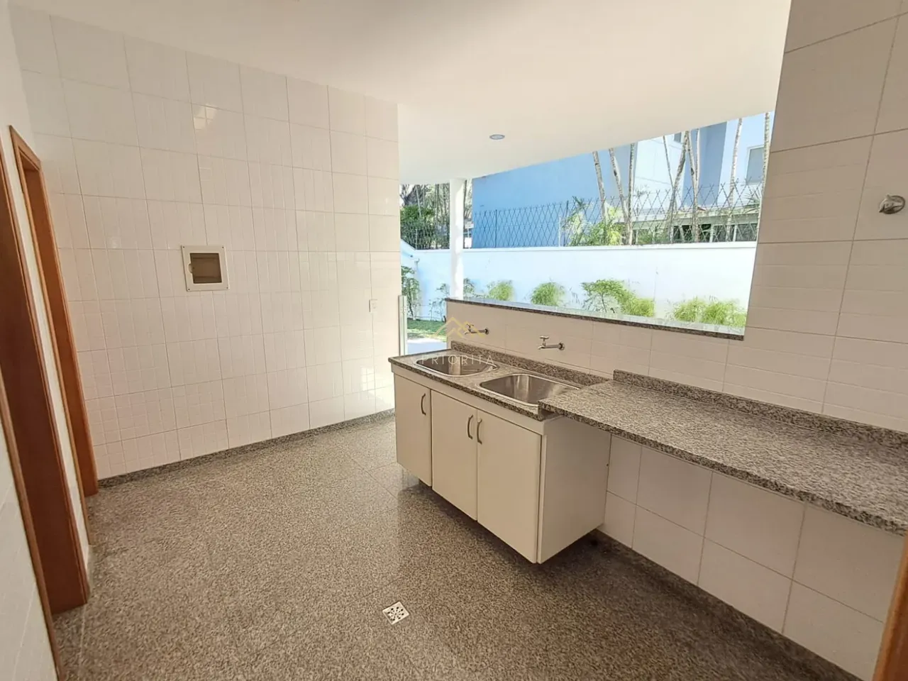 Casa em condomínio fechado com 6 quartos e 13 banheiros — photo 53