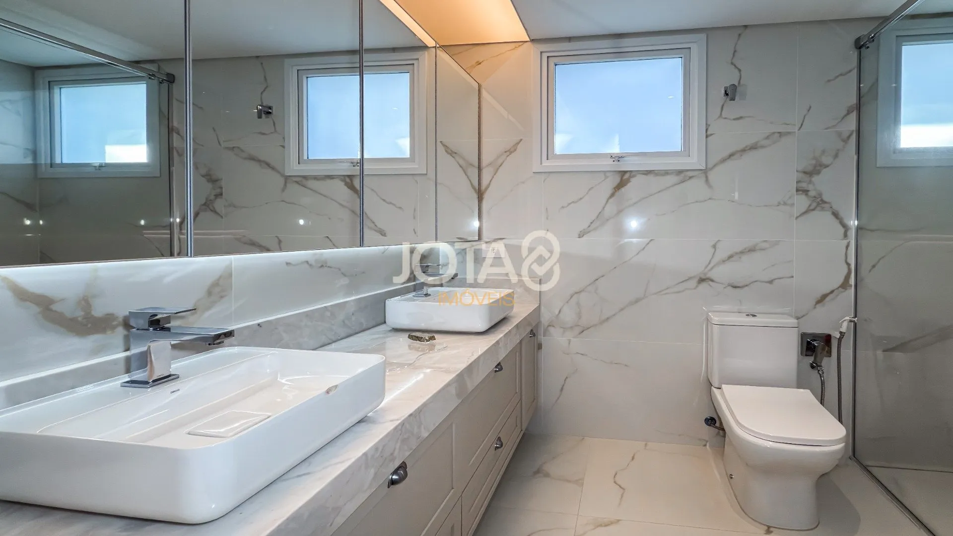 Меблированный дом с 4 спальнями и 635 м² и 7 местами — photo 15