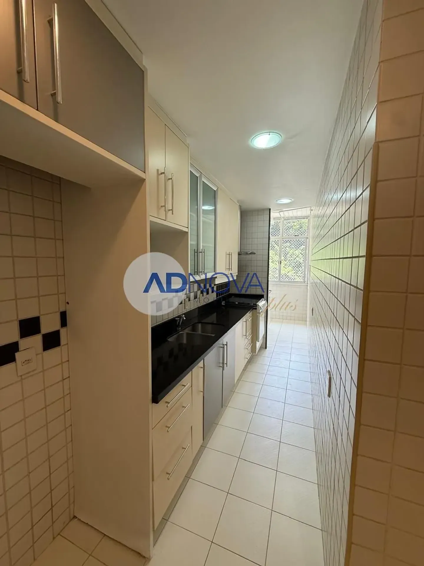 2-bedroom apartment with a bathtub — photo 2