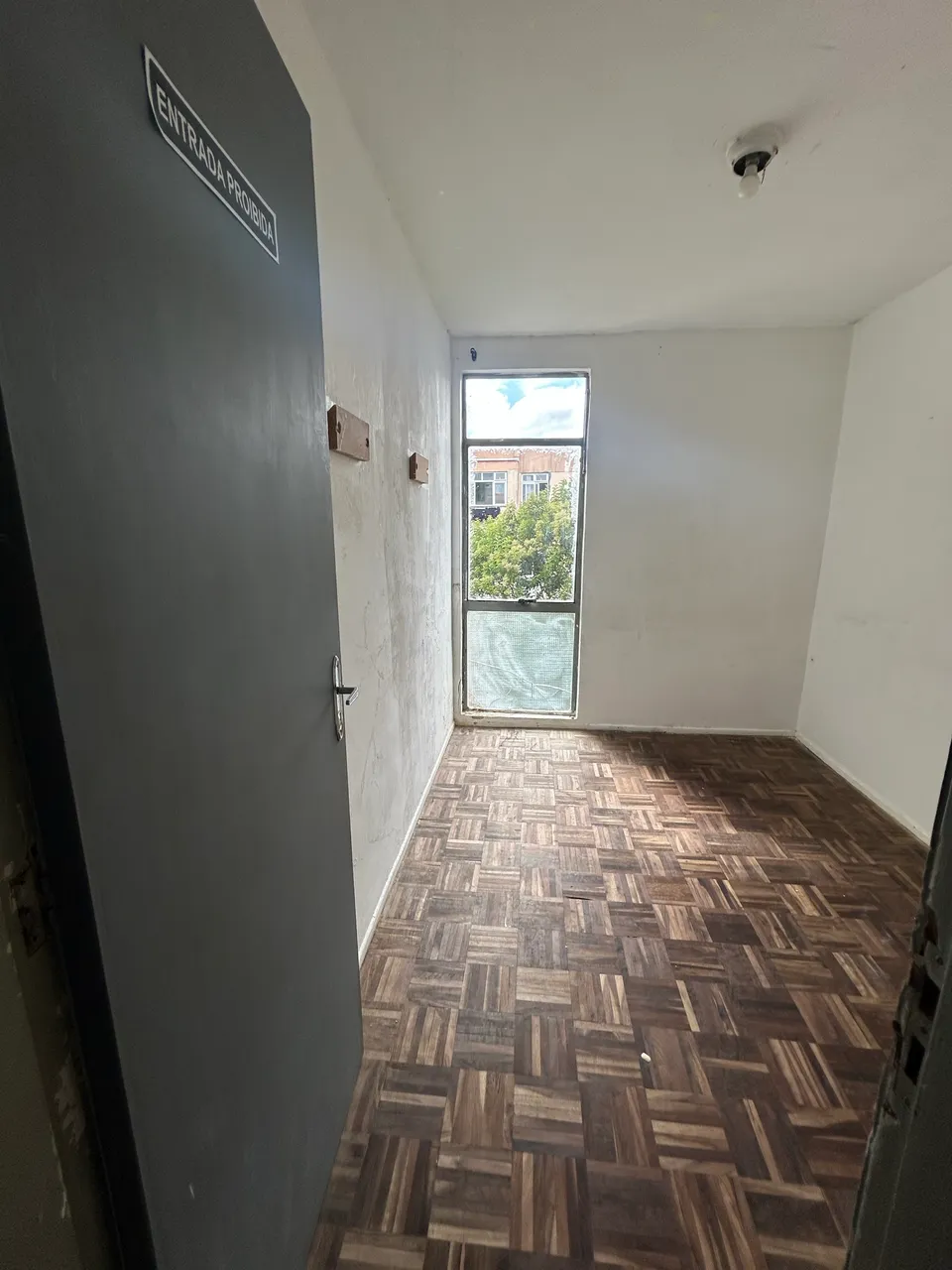 2-bedroom apartment with wood floors and no parking — photo 3