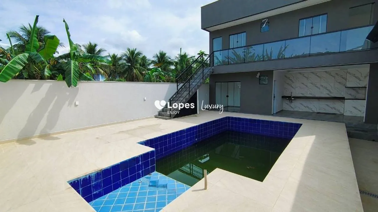 5-bedroom house with open-plan kitchen and gas stove — photo 3