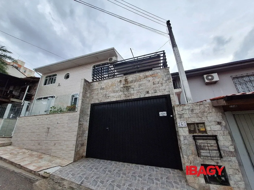 Washing machine in a 2-bedroom house, 121 m² — photo 15