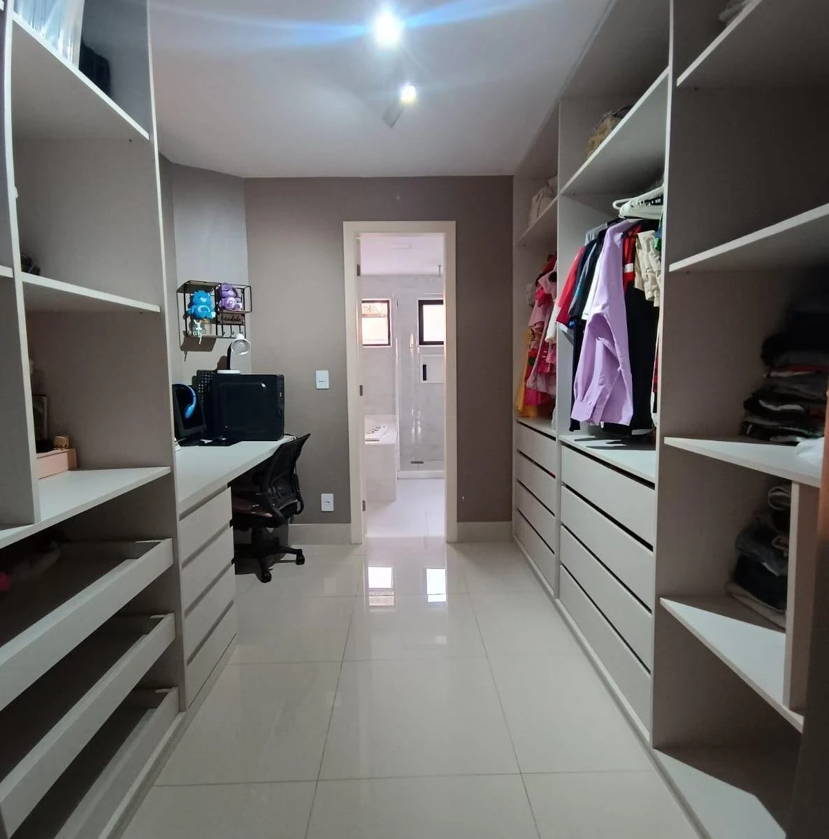 Condominium house with 500 m², 5 bedrooms and 3 en-suites — photo 8