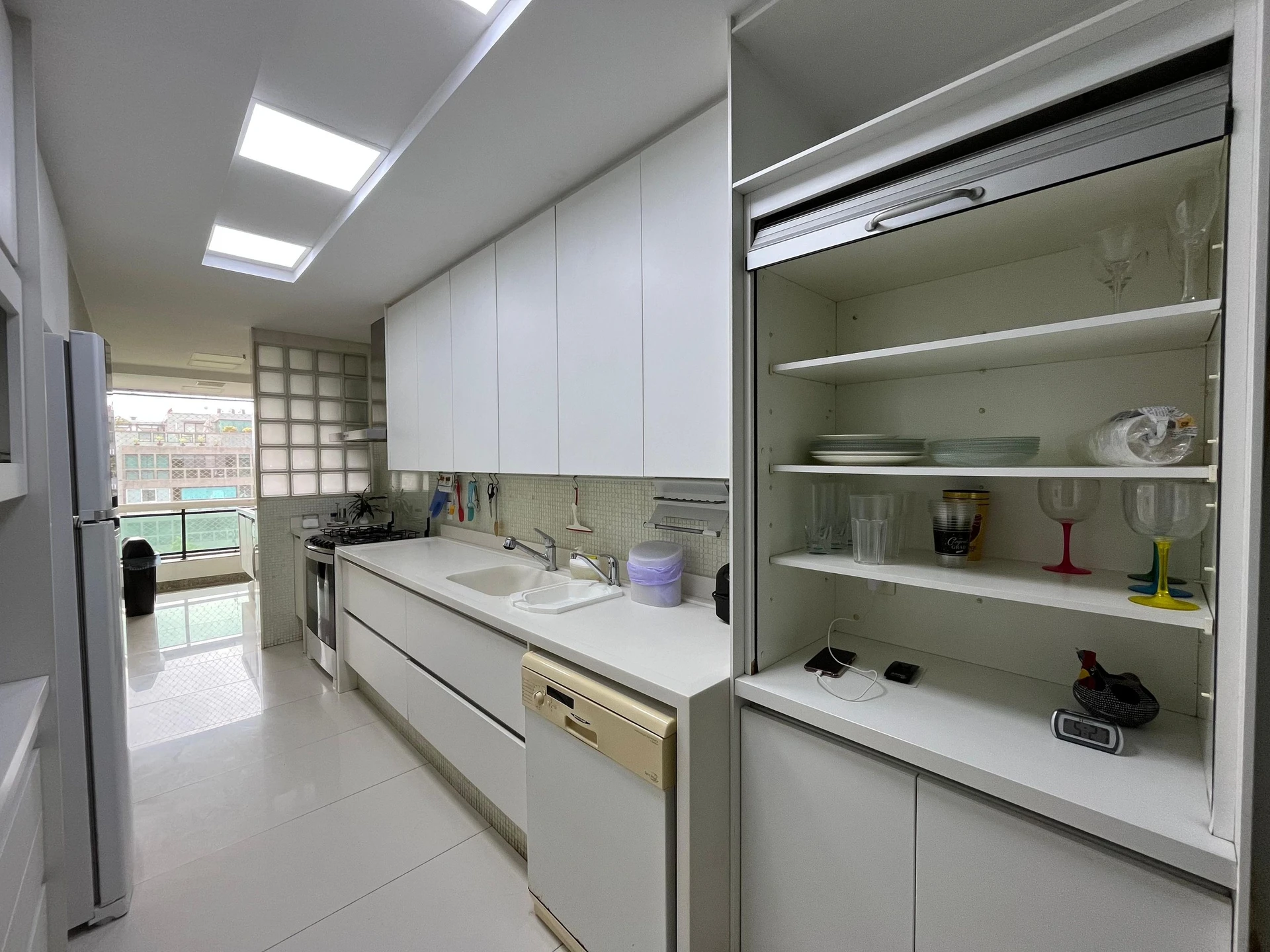 4-bedroom apartment with a water view — photo 28
