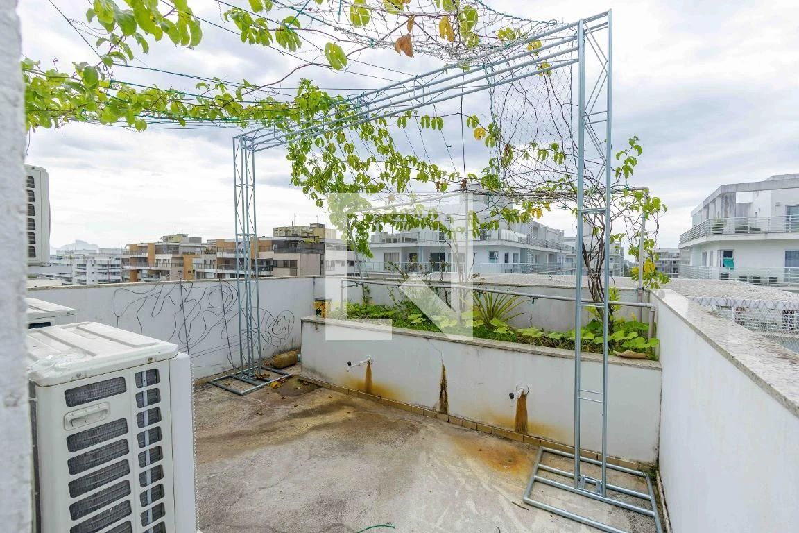 Rental apartment with 4 bedrooms and a glassed-in balcony — photo 58