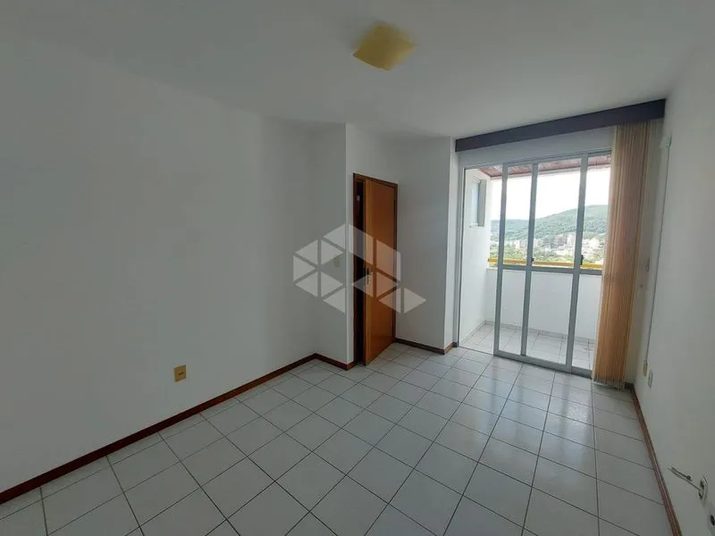 1-bedroom 47 m² apartment with a balcony — photo 3
