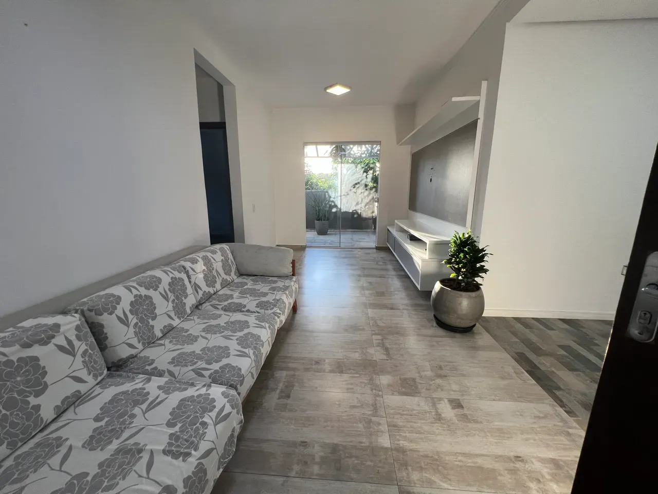 Apartment with 3 bedrooms, en-suite and open gas kitchen