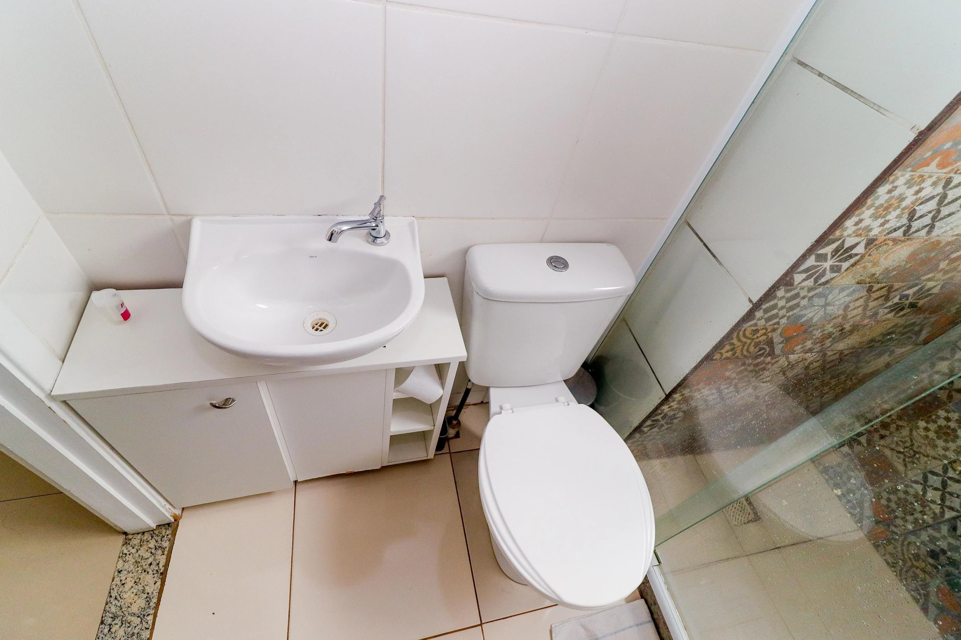 Furnished 2-bedroom apartment with 1 bathroom — photo 2