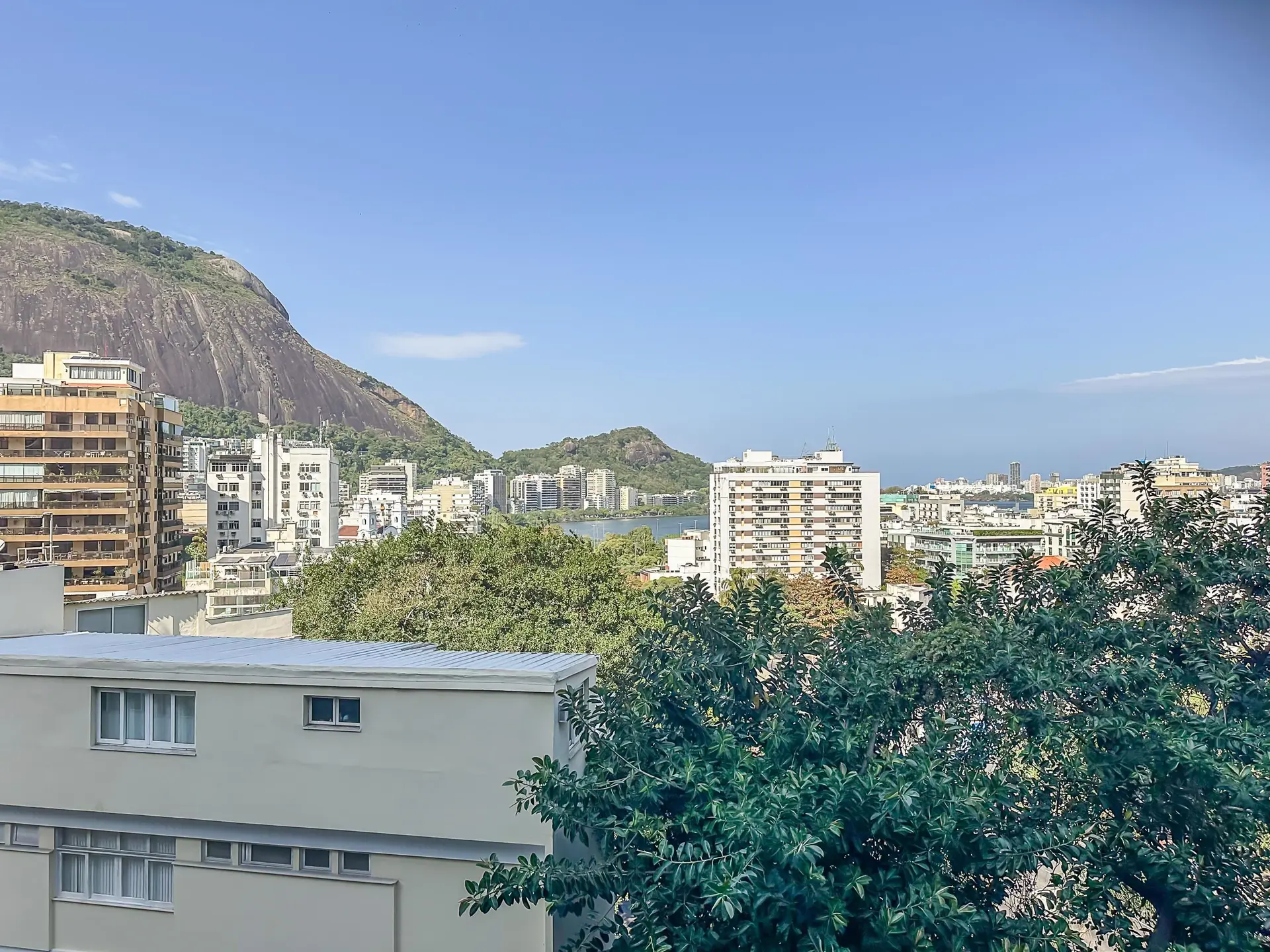 Furnished 2-bedroom apartment with open views — photo 60