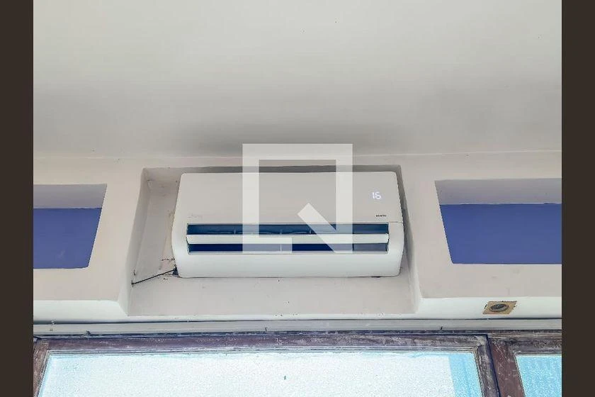 Furnished studio, 30 m², with floor-to-ceiling windows — photo 32