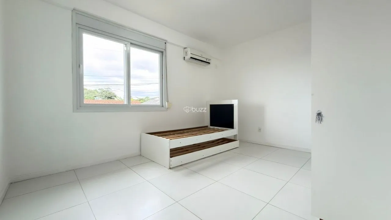 146 m² house with a walk-in closet and a garden — photo 15