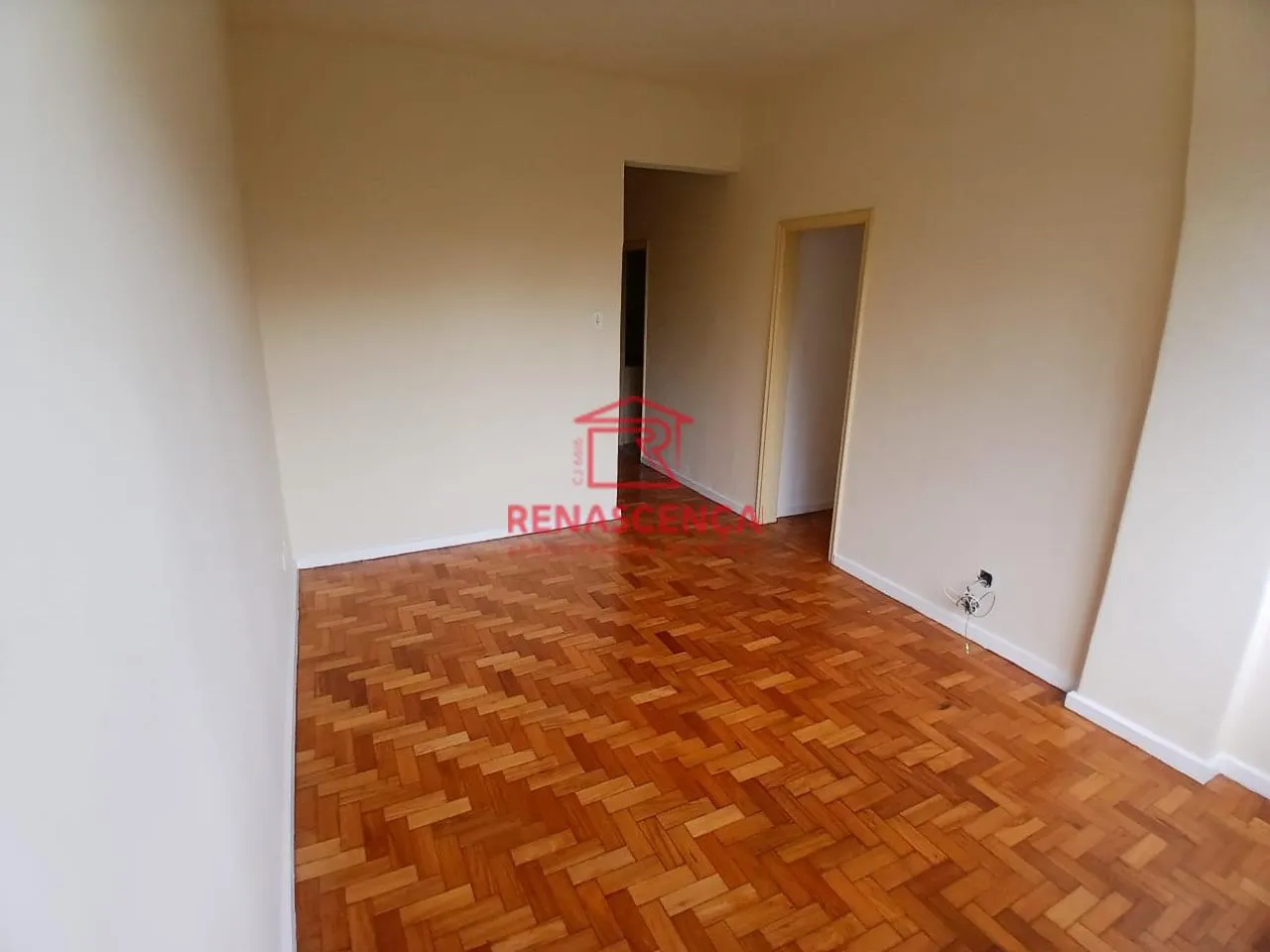 Apartment on the 3rd floor with wood or laminate floors — photo 9