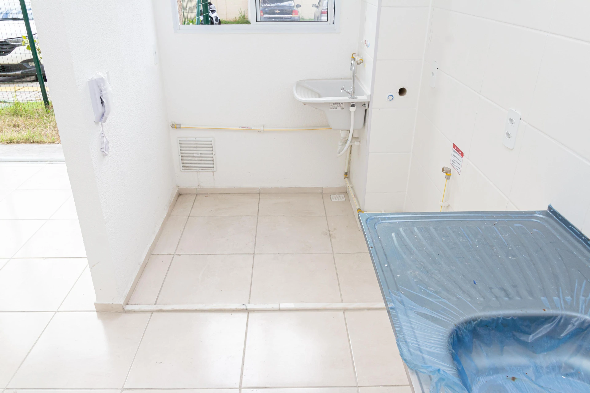 Apartamento de 2 habitaciones con balcón y jardín privado — photo 37