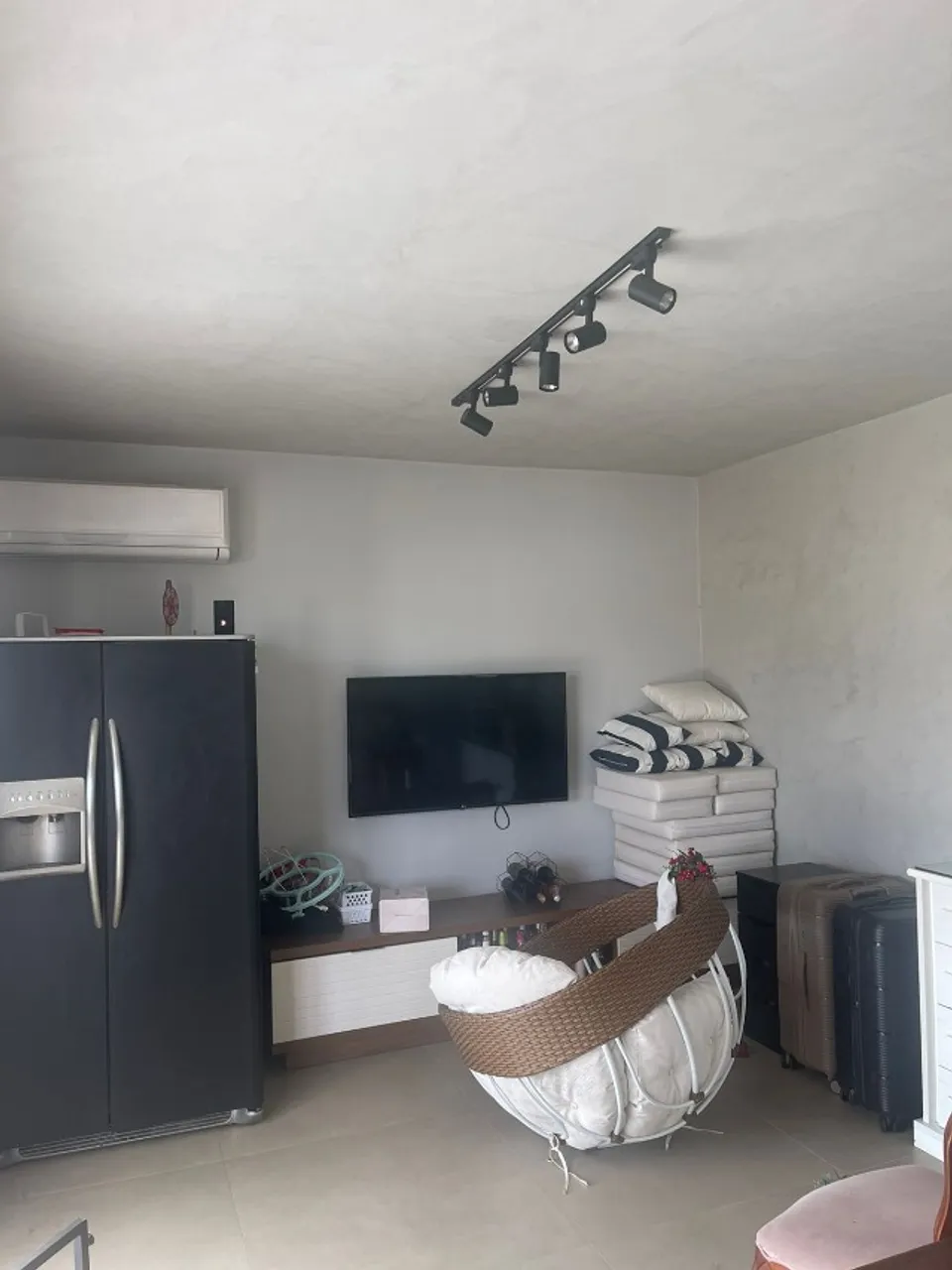Furnished 211 m² apartment with 3 bedrooms and balcony — photo 6