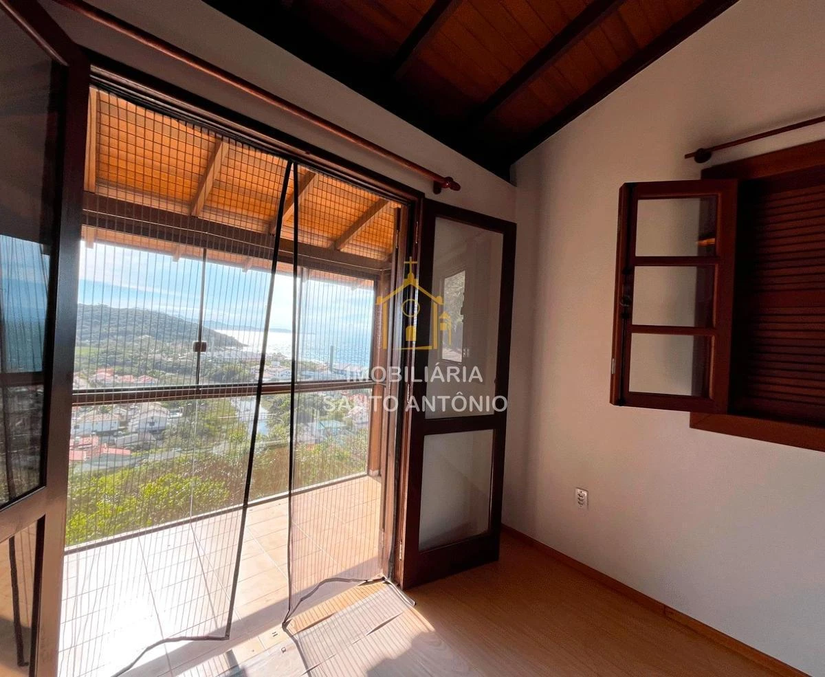 3-bedroom house with a water view in Florianópolis — photo 8