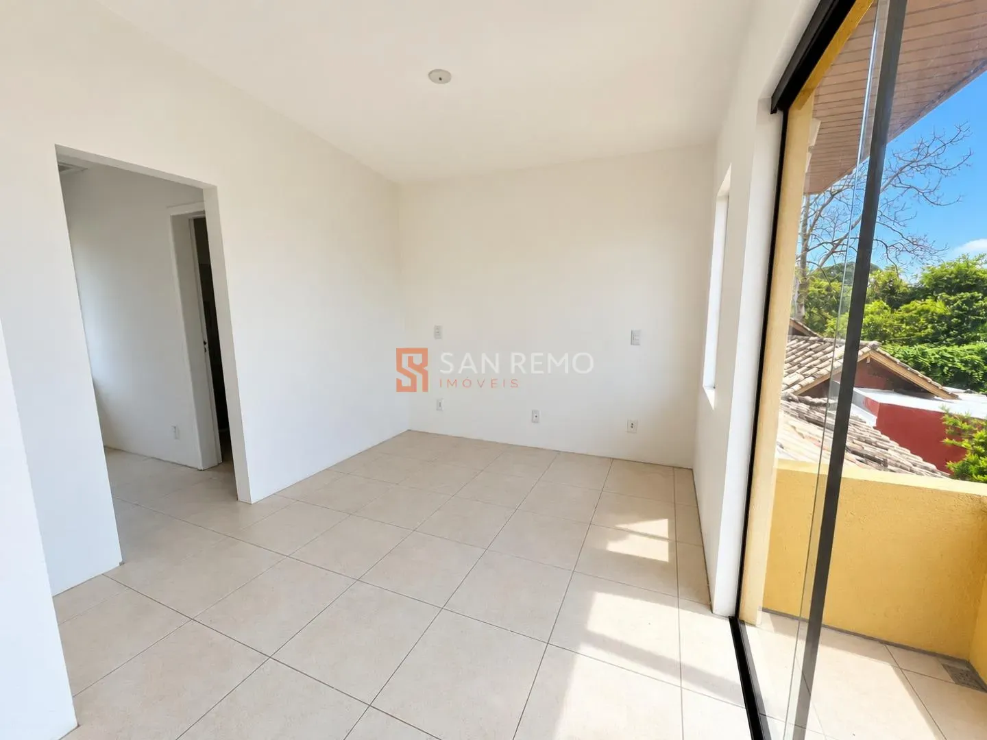 2-bedroom house with a fireplace — photo 20